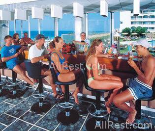 Belvedere Beach Hotel 10
